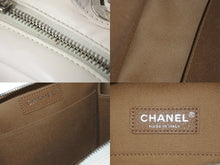 画像をギャラリービューアに読み込む, CHANEL シャネル マトラッセ チェーンショルダーバッグ スクエア ホワイト ココマーク 29番台 レザー シルバー金具 美品 中古 54988