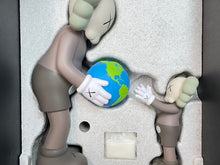 Load image into Gallery viewer, 新品同様 MEDICOM TOY メディコムトイ カウズ KAWS THE PROMISE GREY ザプロミス フィギュア 人形 グレー 中古 55097