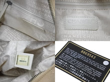 画像をギャラリービューアに読み込む, CHANEL シャネル ハンドバッグ チョコバー ココマーク キャンバス レザー ベージュ シルバー金具 8番台 2003年 美品 中古 55234