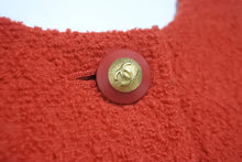 画像をギャラリービューアに読み込む, CHANEL シャネル ジャケット ショート丈 ココマークボタン PO2075VO2872 1993年秋 レッド ゴールド金具 38 美品 中古 55316