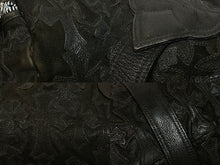 画像をギャラリービューアに読み込む, CHROME HEARTS クロムハーツ ダッフルバッグ スモール セメタリークロスパッチ SV925 デストロイレザー 美品 中古 55353