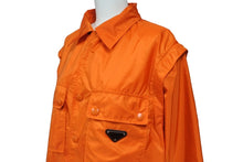 Load image into Gallery viewer, PRADA プラダ ブルゾン ベスト ナイロンジャケット 2WAY オレンジ サイズM SC560 S212 1WQ9 美品 中古 55421