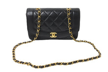画像をギャラリービューアに読み込む, 極美品 CHANEL シャネル チェーンショルダーバッグ ダイアナマトラッセ 22cm 3番台 ブラック ゴールド金具 中古 55472