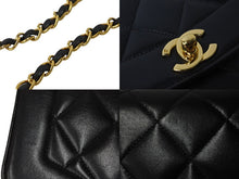 画像をギャラリービューアに読み込む, 極美品 CHANEL シャネル チェーンショルダーバッグ ダイアナマトラッセ 22cm 3番台 ブラック ゴールド金具 中古 55472
