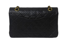 Load image into Gallery viewer, CHANEL シャネル マトラッセ25 ショルダーバッグ ダブルフラップ 2番台 ラムスキン ブラック ゴールド金具 美品 中古 55484