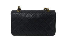 Load image into Gallery viewer, CHANEL シャネル マトラッセ フルフラップ チェーン ショルダーバッグ 1番台 ブラック ラムスキン ゴールド金具 美品 中古 55502
