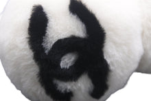 Load image into Gallery viewer, 極美品 CHANEL シャネル ココマーク イヤーマフラー 耳当て ファー ホワイト 中古 55571