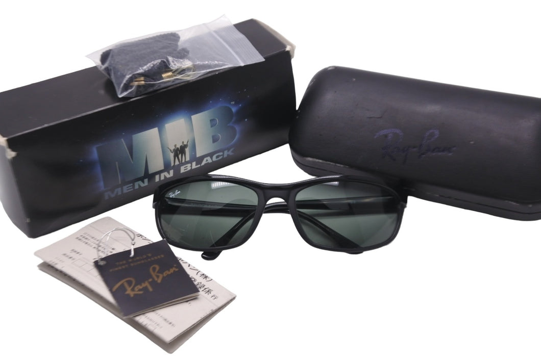 極美品 Ray-Ban レイバン サングラス メンインブラック 2002年