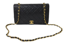 Load image into Gallery viewer, CHANEL シャネル ショルダーバッグ マトラッセ 23 シングルフラップ チェーンショルダーバッグ 1番台 ゴールド金具 美品 中古 55633