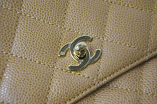 Load image into Gallery viewer, CHANEL シャネル ハンドバッグ トップハンドル キャビアスキン ベージュ ゴールド金具 ターンロック 美品 中古 55635