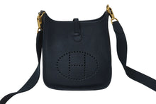 Load image into Gallery viewer, 新品同様 HERMES エルメス ショルダーバッグ エヴリンTPM トリヨンクレマンス ヴェールシプレ Z刻印 ゴールド金具 中古 55645