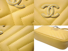 画像をギャラリービューアに読み込む, CHANEL シャネル レザー チェーン ショルダーバッグ タッセル付き イエロー ココマーク シルバー金具 ロゴ 美品 中古 55646