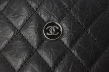 Load image into Gallery viewer, 極美品 CHANEL シャネル ココボタン チェーンショルダーバッグ キルティング 27番台 カーフ ブラック シルバー金具 中古 55680