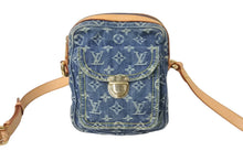 画像をギャラリービューアに読み込む, 極美品 LOUIS VUITTON ルイヴィトン ショルダーバッグ モノグラムデニムカメラバッグ M95348 ブルー ゴールド金具 中古 55825