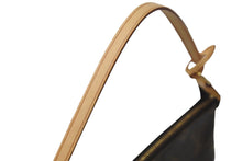 Load image into Gallery viewer, LOUIS VUITTON ルイヴィトン モノグラム ポシェット アクセソワール アクセサリーポーチ アクセポ 旧型 M51980 美品 中古 55869