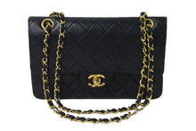 Load image into Gallery viewer, CHANEL シャネル マトラッセ Wフラップ チェーン ショルダーバッグ 0番台 ラムスキン ヴィンテージ ゴールド金具 良品 中古 55890