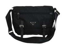 Load image into Gallery viewer, PRADA プラダ ショルダーバッグ メッセンジャー トライアングルロゴ ブラック ナイロン 1BD671 ブラック 美品 中古 55895