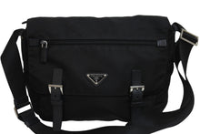 Load image into Gallery viewer, PRADA プラダ ショルダーバッグ メッセンジャー トライアングルロゴ ブラック ナイロン 1BD671 ブラック 美品 中古 55895