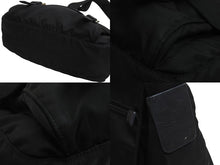 Load image into Gallery viewer, PRADA プラダ ショルダーバッグ メッセンジャー トライアングルロゴ ブラック ナイロン 1BD671 ブラック 美品 中古 55895