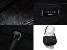 Load image into Gallery viewer, PRADA プラダ ショルダーバッグ メッセンジャー トライアングルロゴ ブラック ナイロン 1BD671 ブラック 美品 中古 55895