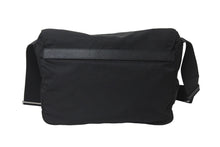 Load image into Gallery viewer, 極美品 PRADA プラダ ショルダーバッグ メッセンジャー トライアングルロゴ ブラック ナイロン 1BD671 ブラック 中古 55903