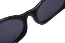 画像をギャラリービューアに読み込む, GUCCI グッチ サングラス ブラック ブルー アイウェア 小物 ロゴ シルバー金具 55□20 GG2411 ブラック 美品 中古 55914