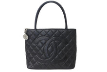 画像をギャラリービューアに読み込む, CHANEL シャネル ハンドバッグ 復刻トート A01804 ココマーク キャビアスキン ブラック シルバー金具 美品 中古 55926