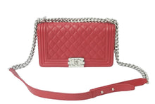 画像をギャラリービューアに読み込む, 極美品 CHANEL シャネル ショルダーバッグ ボーイシャネル 19番台 パンチング レザー レッド シルバー金具 中古 55976