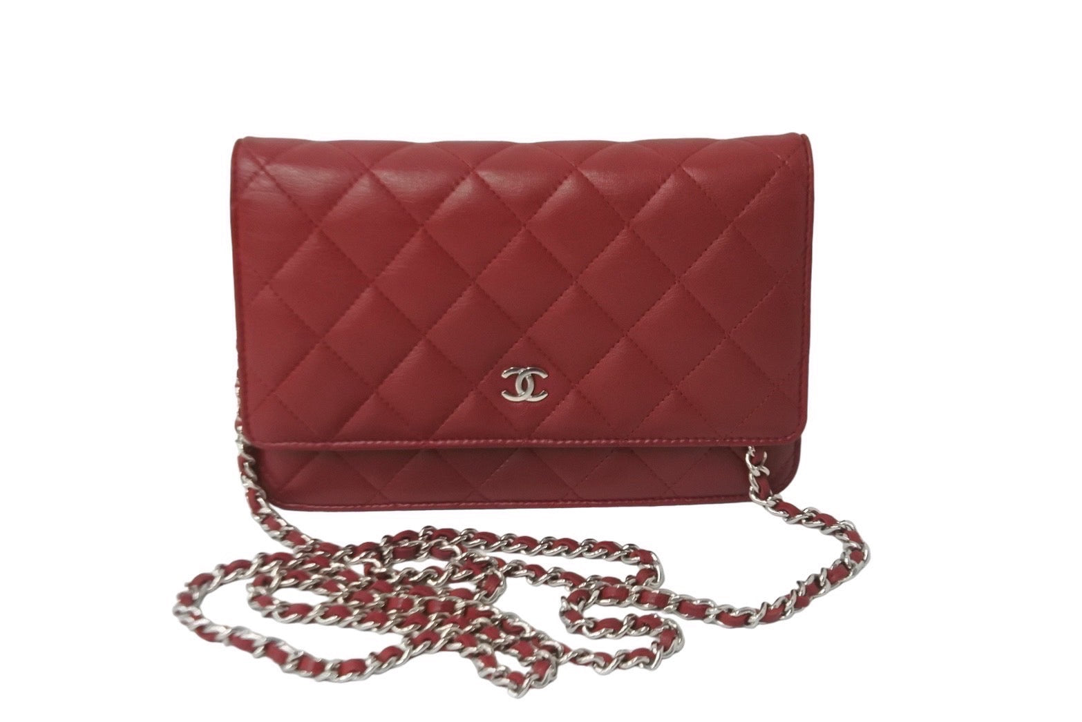 CHANEL シャネル ショルダーバッグ マトラッセ チェーンウォレット ラムスキン 22番台 レッド シルバー金具 美品 中古 55979 –  Casanova Vintage