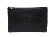 画像をギャラリービューアに読み込む, LOEWE ロエベ ポーチ 化粧ポーチ バニティ ロゴ入り 箱付き 100409 ブラック シルバー金具 美品 中古 55982