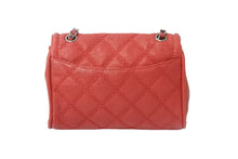 Load image into Gallery viewer, 新品同様 CHANEL シャネル チェーンショルダーバッグ ココマーク キャビアスキン ステッチ 21番台 2015年 レッド 中古 55992