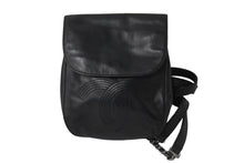 Load image into Gallery viewer, CHANEL シャネル ミニリュック チェーン レザー ココマーク ステッチ 4番台 ブラック シルバー金具 美品 中古 56063