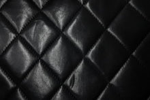 画像をギャラリービューアに読み込む, CHANEL シャネル ヴィンテージ リュック ココマーク マトラッセ 2番台 ラムスキン ブラック ゴールド金具 美品 中古 56064