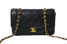 Load image into Gallery viewer, CHANEL シャネル ショルダーバッグ ダイアナ22 マトラッセ チェーン ヴィンテージ 2番台 ブラック ゴールド金具 美品 中古 56066