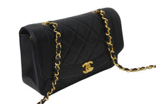 Load image into Gallery viewer, CHANEL シャネル ショルダーバッグ ダイアナ22 マトラッセ チェーン ヴィンテージ 2番台 ブラック ゴールド金具 美品 中古 56066