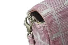 Load image into Gallery viewer, CHANEL シャネル ショルダーバッグ チェーンショルダー 6番台 ニュートラベルライン ジャガードナイロン ピンク 良品 中古 56082