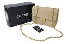 Load image into Gallery viewer, 極美品 CHANEL シャネル ショルダーバッグ ラムスキン 1番台 中マトラッセ ゴールド金具 ベージュ 中古 56085