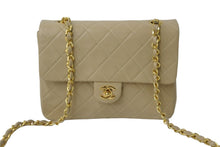 Load image into Gallery viewer, 極美品 CHANEL シャネル ショルダーバッグ ラムスキン 1番台 中マトラッセ ゴールド金具 ベージュ 中古 56085