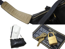 画像をギャラリービューアに読み込む, CHANEL シャネル 2WAYボストンバッグ ココマーク チャーム キャビアスキン 3番台 1995年 ブラック ゴールド金具 美品 中古 56111