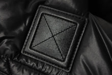 Load image into Gallery viewer, CHANEL シャネル トートバッグ コココクーン ココマーク 16番台 ブラック ナイロン レザー シルバー金具 美品 中古 56163