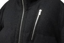 Load image into Gallery viewer, 新品未使用 HERMES エルメス ダウンジャケット アウター グレー カシミヤ フランス製 サイズ48 シルバー金具 中古 56167