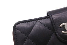 画像をギャラリービューアに読み込む, CHANEL シャネル 二つ折り財布 マトラッセ ラムスキン 17番台 ブラック シルバー金具 良品 中古 56188