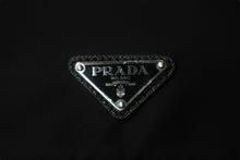 Load image into Gallery viewer, PRADA プラダ クラッチバッグ PCケース パソコンケース タブレットケース ブラック シルバー 美品 中古 56192