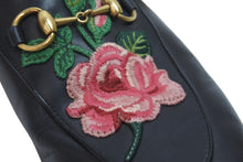 画像をギャラリービューアに読み込む, GUCCI グッチ ローファー プリンスタウン ピンクローズ フラワー刺繍 ファー ブラック 美品 中古 56221