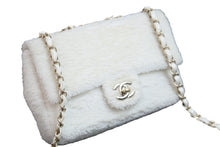 Load image into Gallery viewer, 極美品 CHANEL シャネル チェーンショルダーバッグ マトラッセ 28番台 スパンコール ホワイト ゴールド金具 中古 56298