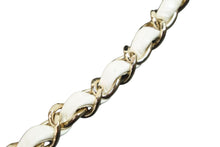 Load image into Gallery viewer, 極美品 CHANEL シャネル チェーンショルダーバッグ マトラッセ 28番台 スパンコール ホワイト ゴールド金具 中古 56298