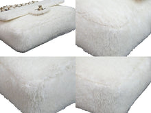 Load image into Gallery viewer, 極美品 CHANEL シャネル チェーンショルダーバッグ マトラッセ 28番台 スパンコール ホワイト ゴールド金具 中古 56298