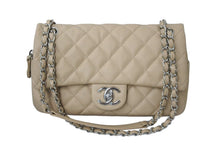 Load image into Gallery viewer, CHANEL シャネル チェーンショルダーバッグ マトラッセ キャビアスキン シングル 18番台 ベージュ シルバー金具 美品 中古 56372