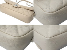 Load image into Gallery viewer, CHANEL シャネル チェーンショルダーバッグ マトラッセ キャビアスキン シングル 18番台 ベージュ シルバー金具 美品 中古 56372