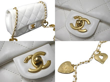 Load image into Gallery viewer, 極美品 CHANEL シャネル ハートチャームチェーンショルダーバッグ ランダムシリアル AS3456 ホワイト ゴールド金具 中古 56468
